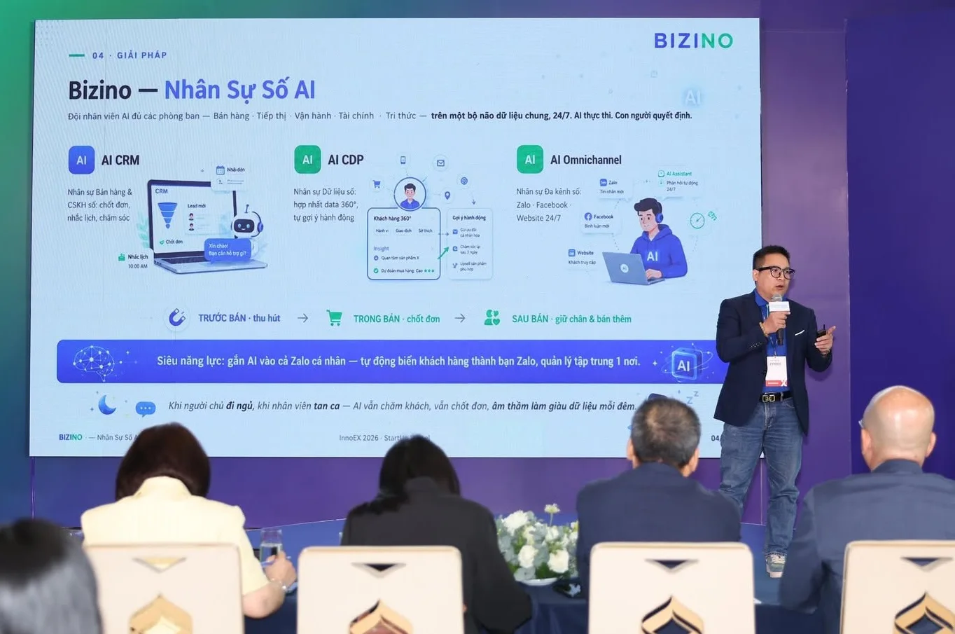 Nguyễn Đức Hoài thuyết trình giải pháp Nhân Sự Số AI của Bizino tại Startup Wheel 2026