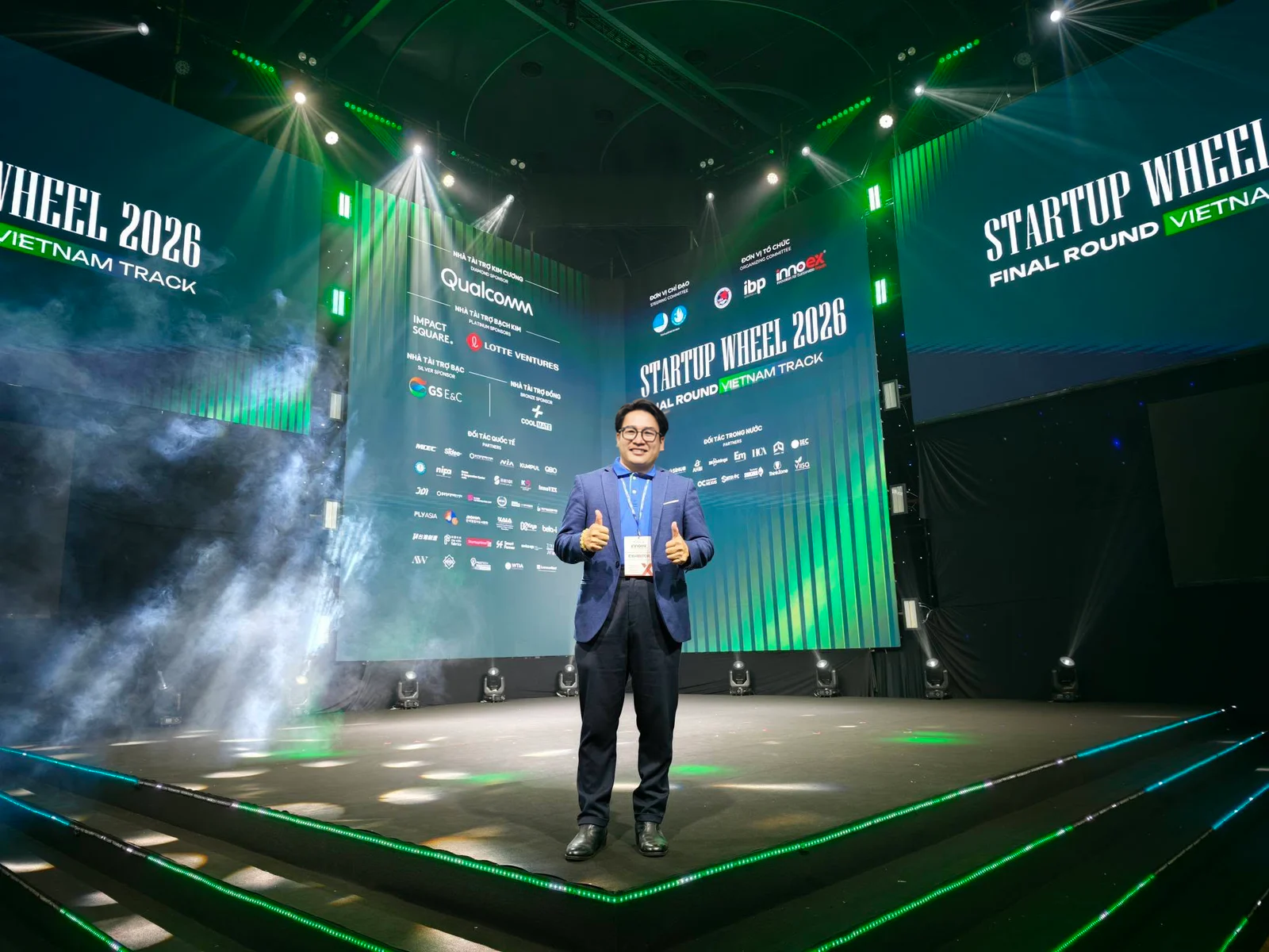 Nguyễn Đức Hoài tại sân khấu vòng chung kết Startup Wheel 2026, Bảng Việt Nam